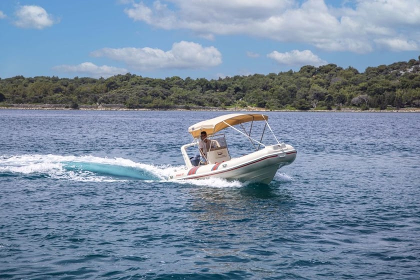 Mali Lošinj Motorboat   8 guests 5.3 m Listing Number: #20769 2