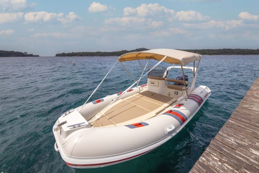 Mali Lošinj Motorboat   8 guests 5.3 m Listing Number: #20769