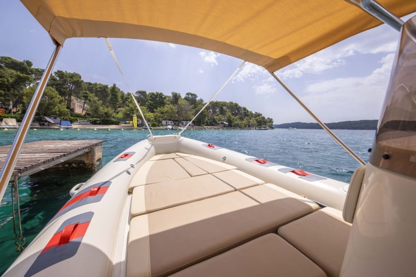 Mali Lošinj Motorboat   8 guests 5.3 m Listing Number: #20769 3