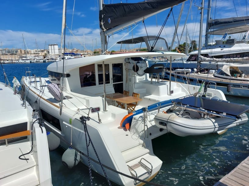 Marsala Catamarán Cabina 4  10  literas 10  invitados 11.74 m Número de anuncio: #20771 3