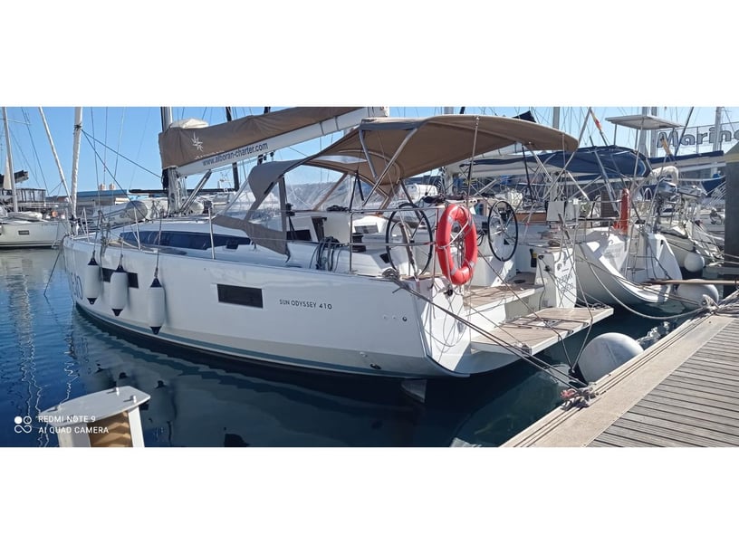 Las Galletas Sailboat 3 cabin 8 berths 8 guests 12.35 m Listing Number: #20773