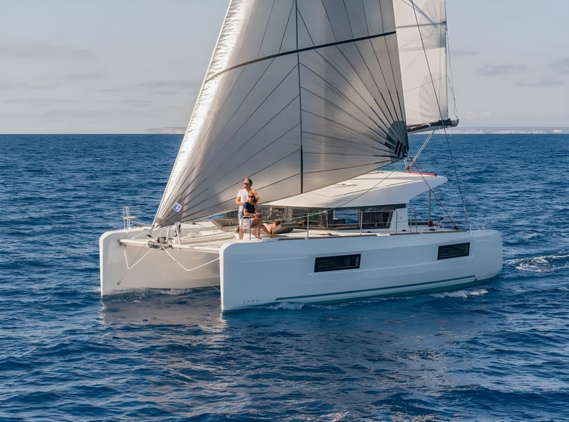 Split Catamaran 6 cabin 12 berths 12 guests 11.74 m Listing Number: #20780