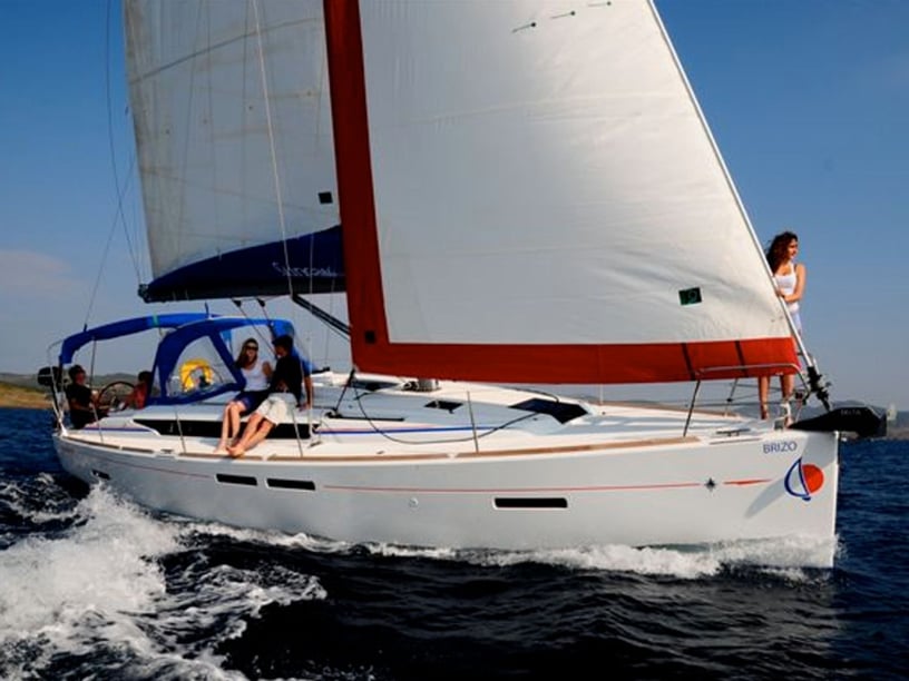 Phuket Sailboat 3 cabin 8 berths 8 guests 12.19 m Listing Number: #2079