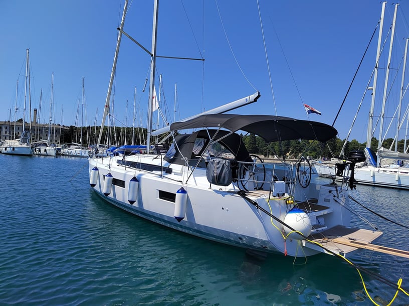 Pula Sailboat 4 cabin 8 berths 8 guests 12.64 m Listing Number: #20790 5