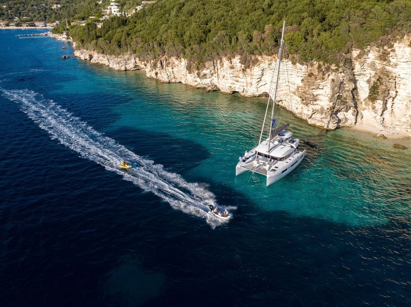 Lefkada Catamarán Cabina 6  12  literas 12  invitados 15.6 m Número de anuncio: #20800 5