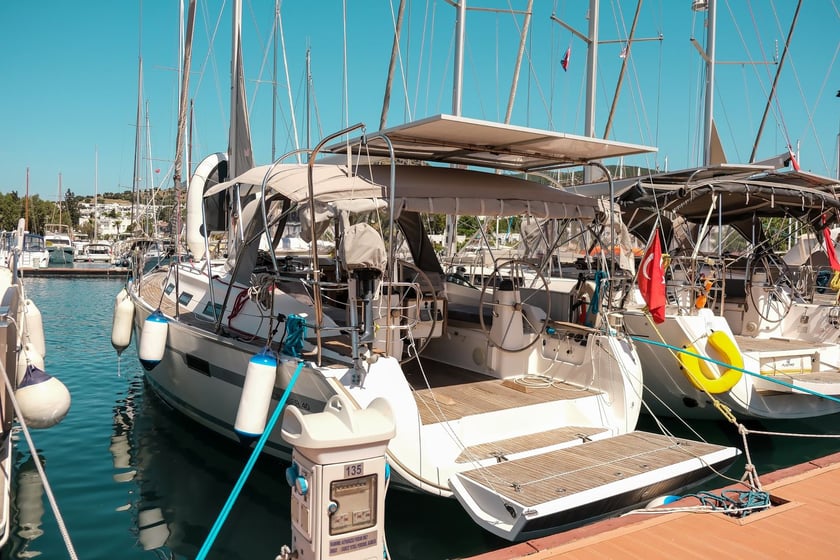 Bodrum Voilier Cabine 3 Couchettes 6 Invités 6 40 ft Numéro de l'annonce: #20870