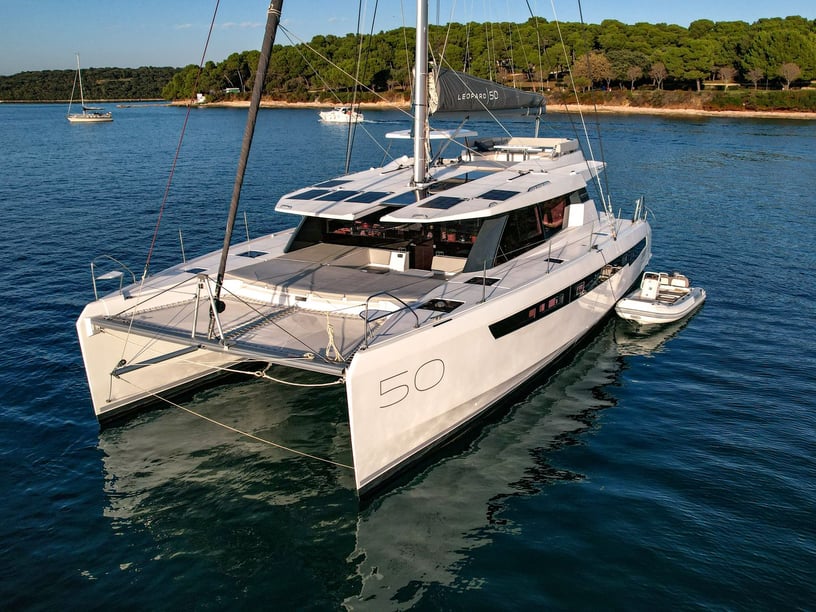 Split Catamaran 3 cabin 6 berths 12 guests 15.4 m Listing Number: #20872