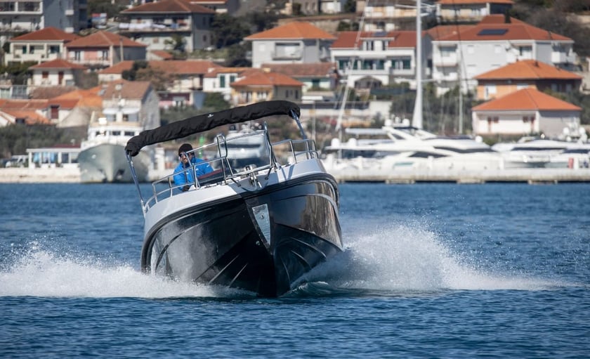 Trogir Motorboot 1 Kabine 2 Liegeplätze 10 Gäste 8 m Nummer des Inserats: #20889 4