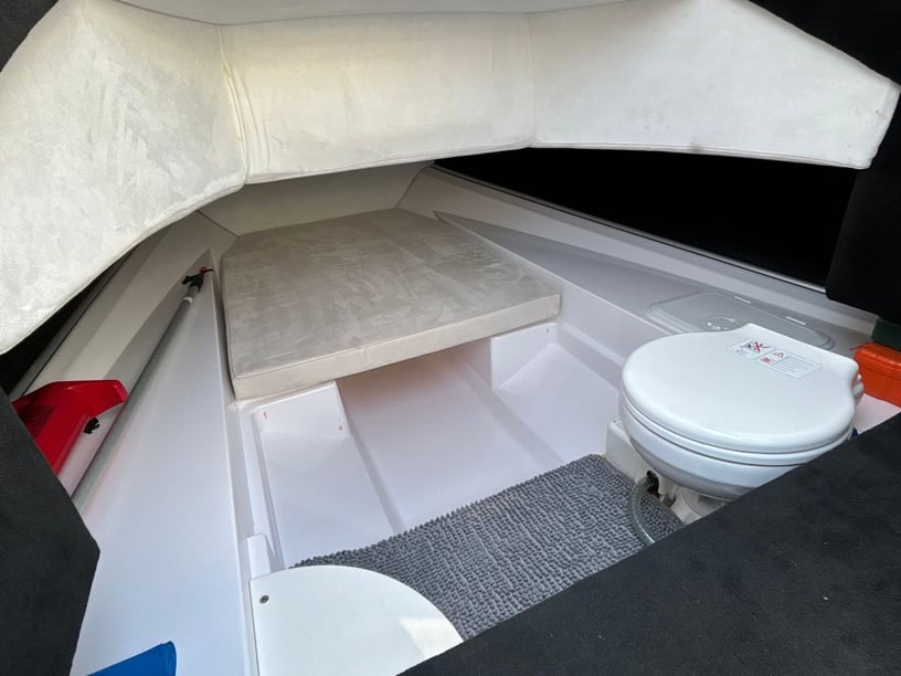 Trogir Motorboot 1 Kabine 2 Liegeplätze 10 Gäste 8 m Nummer des Inserats: #20889 2