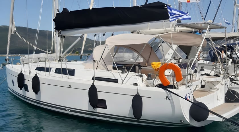 Lefkada Zeilboot Cabine 3  8  slaapplaatsen 8  gasten 12.4 m Lijstnummer: #20892