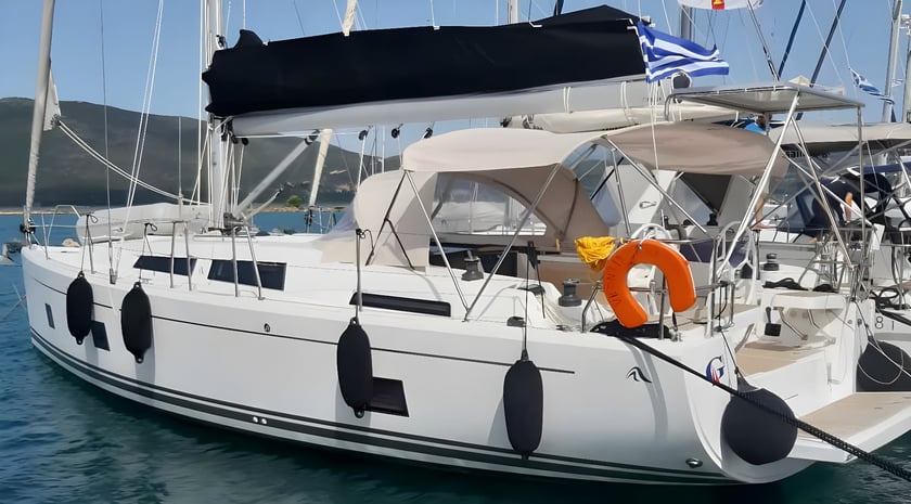 Lefkada Zeilboot Cabine 3  8  slaapplaatsen 8  gasten 12.4 m Lijstnummer: #20892 4