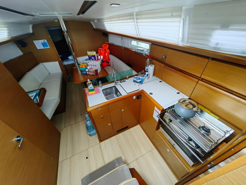 Mali Lošinj Sailboat 3 cabin 8 berths 8 guests 11.34 m Listing Number: #20900 2