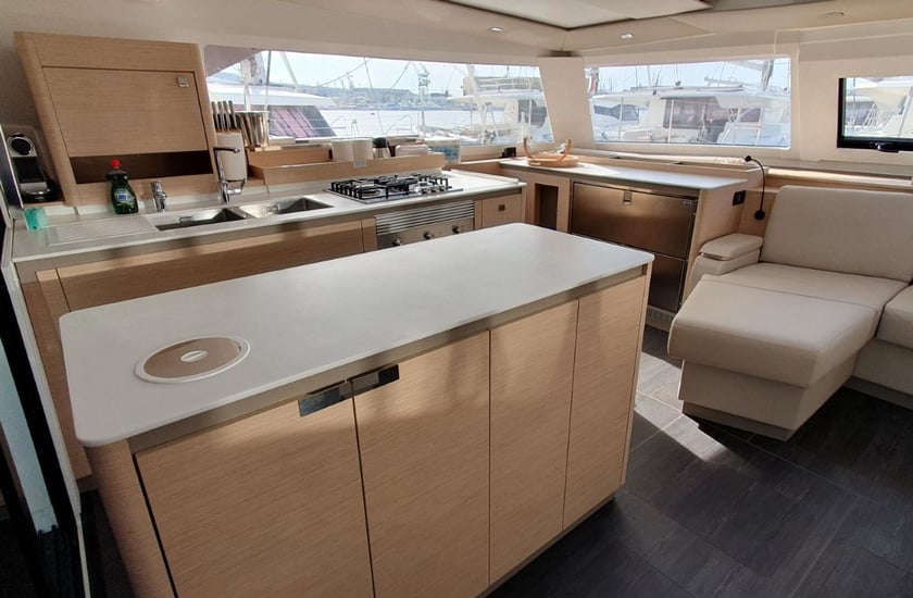 Seget Donji Catamaran 5 cabin 9 berths 9 guests 15.54 m Listing Number: #20901 5