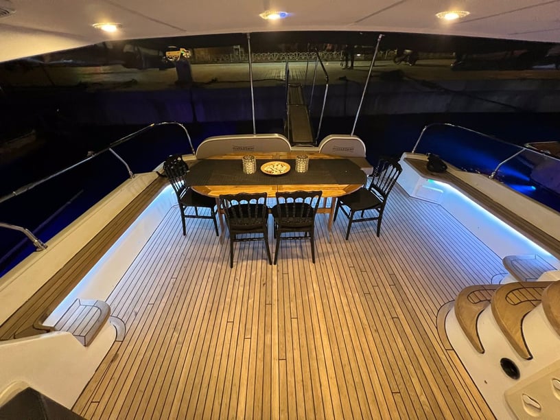 Bebek Yacht a motore cabina 3  cuccette 4  12  ospiti 18 m Numero dell'inserzione: #20906 4