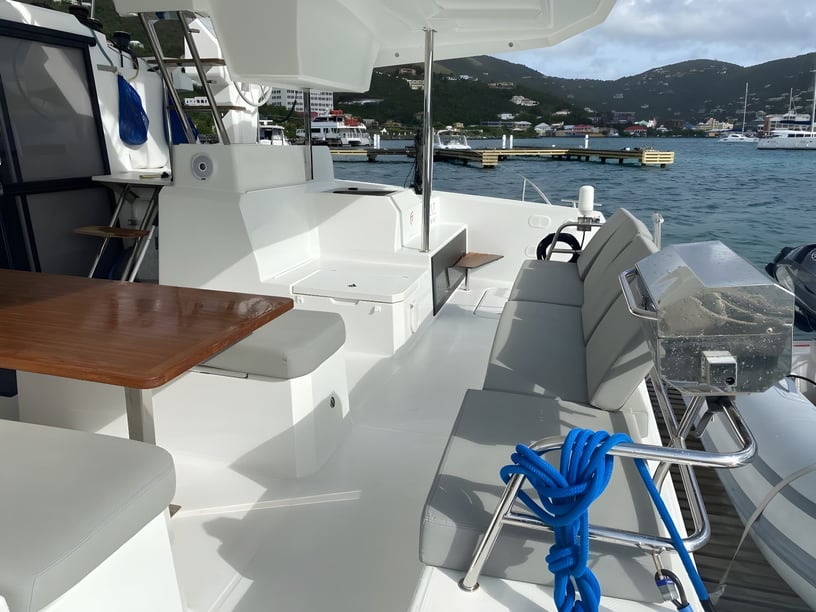 Road Town Barca a vela cabina 3  cuccette 6  6  ospiti 12.5 m Numero dell'inserzione: #20915 3