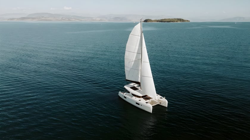 Gouvia Catamaran Cabine 6  Couchettes 10  Invités 10  12.8 m Numéro de l'annonce: #20918