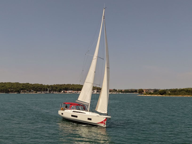 Pomer Sailboat 4 cabin 10 berths 10 guests 14.6 m Listing Number: #20923 5