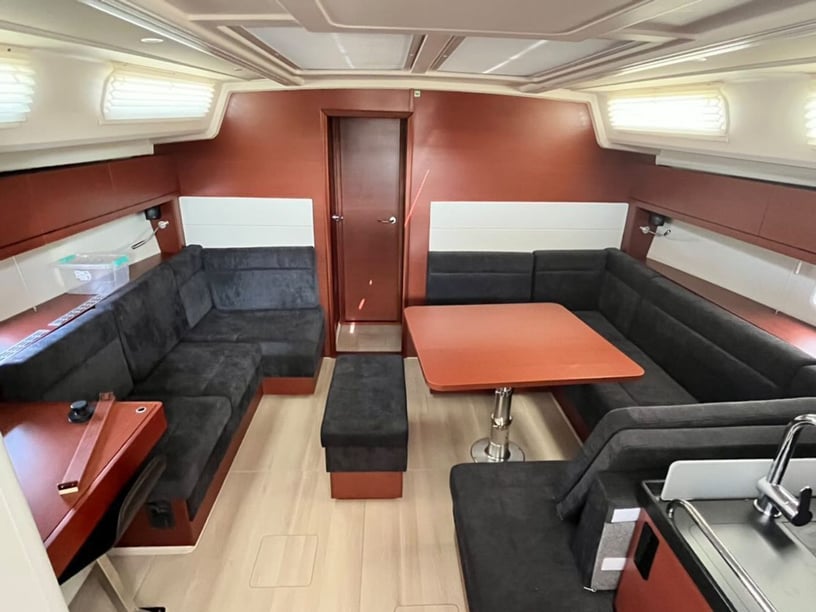 Lefkada Segelboot 4 Kabine 10 Liegeplätze 10 Gäste 14.04 m Nummer des Inserats: #20926 2