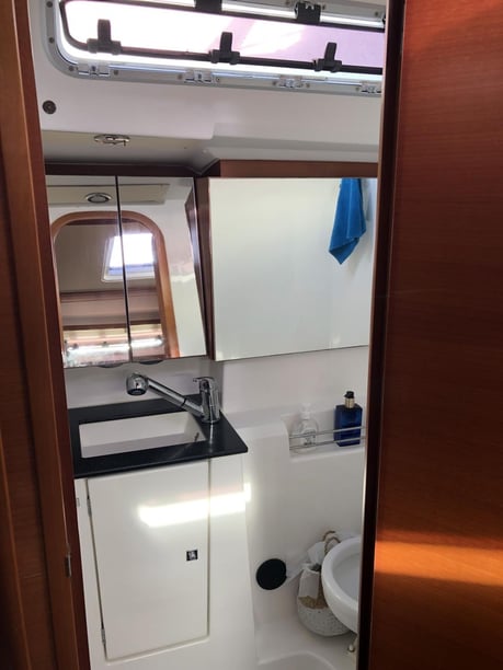 Marsella Velero Cabina 3  8  literas 8  invitados 12.35 m Número de anuncio: #20935 4