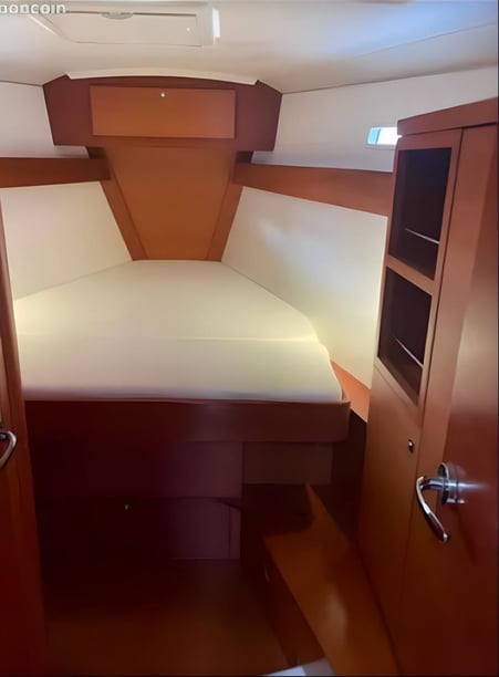 Marseille Yelkenli 3 kabin Konaklama 8 kişi Seyir 8 kişi 12.35 m İlan No: #20935 4