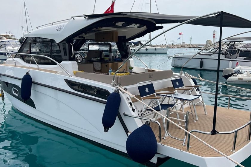 Antalya Motor Yacht 2 cabin 3 berths 6 guests 10 m Listing Number: #20950 2