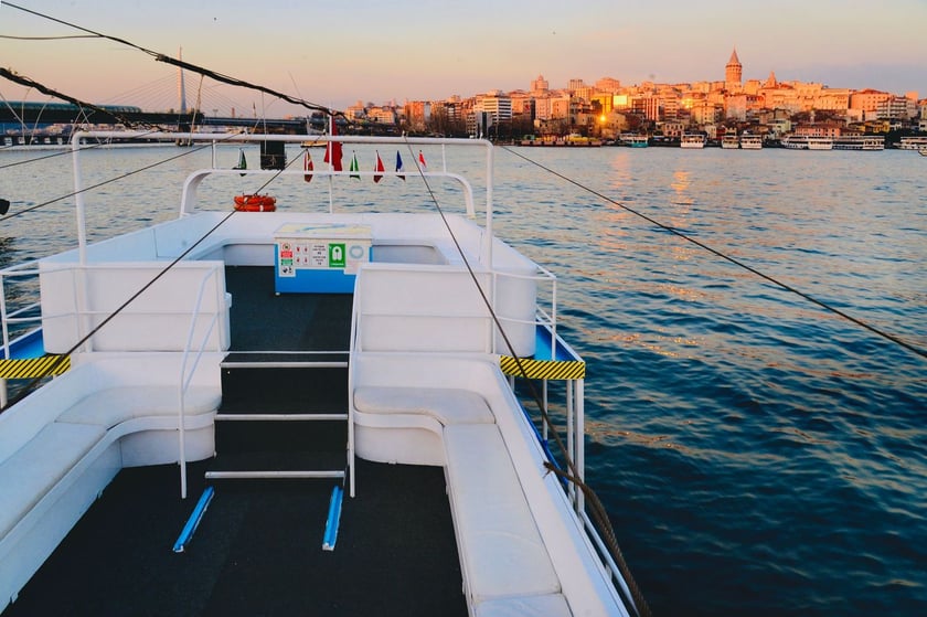 Bebek Motorjacht Cabine 1   45  gasten 16 m Lijstnummer: #20965 2