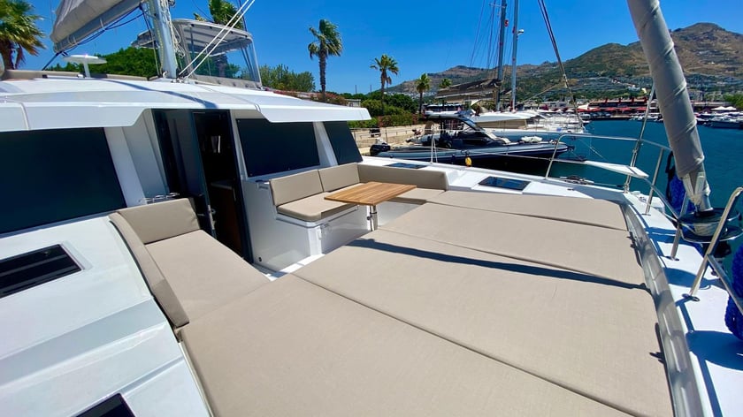 Bodrum Catamaran 5 cabin 9 berths 10 guests 13.75 m Listing Number: #20967 5
