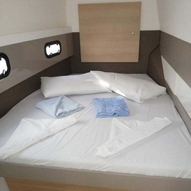 Kalkara Catamaran Cabine 4  Couchettes 10  Invités 10  12.37 m Numéro de l'annonce: #20971 5