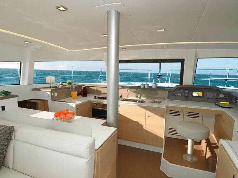 Kalkara Catamaran Cabine 4  Couchettes 10  Invités 10  12.37 m Numéro de l'annonce: #20972 2