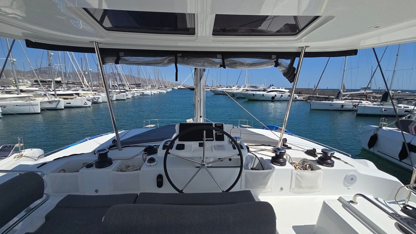 Athene Catamaran Cabine 6  12  slaapplaatsen 12  gasten 15.35 m Lijstnummer: #20981 5