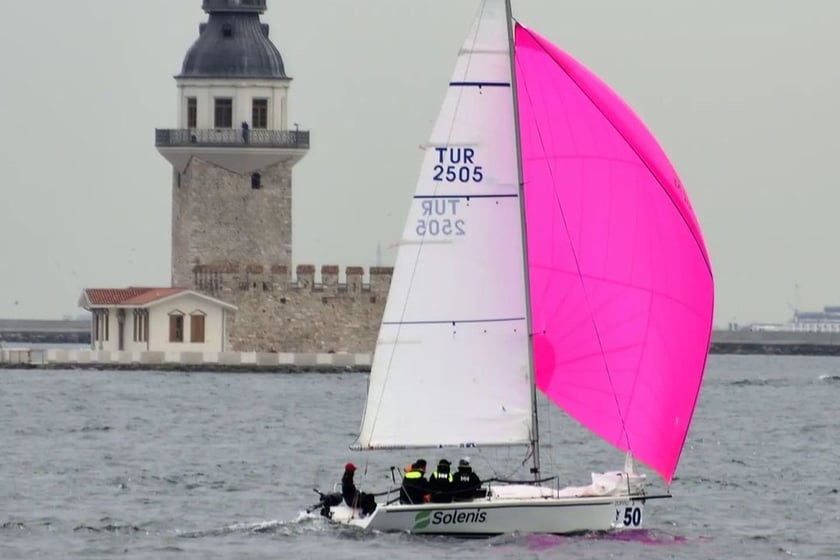 Kadıköy Yelkenli 1 kabin  Seyir 3 kişi 7.51 m İlan No: #21032