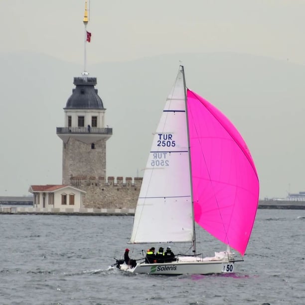 Kadıköy Yelkenli 1 kabin  Seyir 3 kişi 7.51 m İlan No: #21032