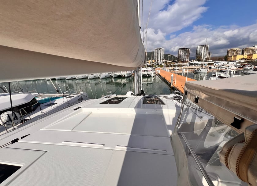 Salerno Catamarán Cabina 5  11  literas 11  invitados 13.45 m Número de anuncio: #21098 5