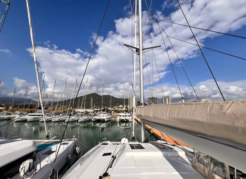 Salerno Catamarán Cabina 5  11  literas 11  invitados 13.45 m Número de anuncio: #21098 3