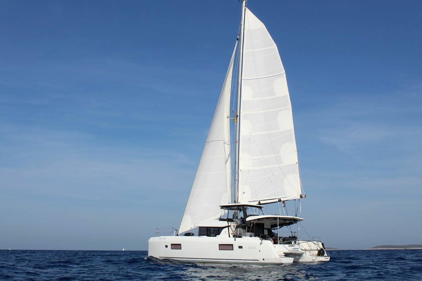 Rogoznica Catamaran 6 cabin 12 berths 12 guests 12.8 m Listing Number: #21138 3