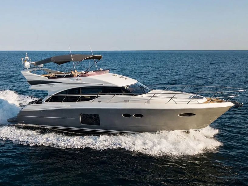 Cecina Motoryacht 3 Kabine 6 Liegeplätze 6 Gäste 15.95 m Nummer des Inserats: #21139