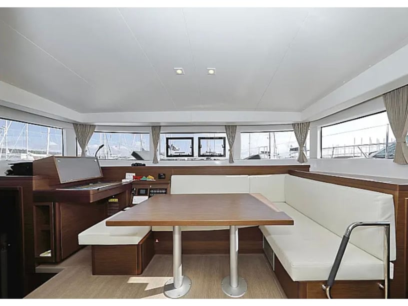 Dubrovnik Catamaran 4 cabin 12 berths 12 guests 11.74 m Listing Number: #21140 2