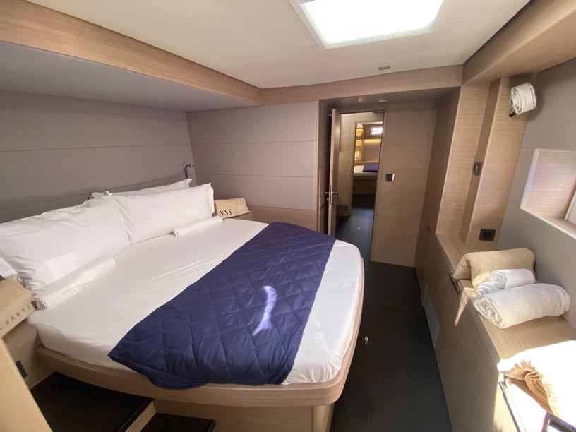 St. George's Catamaran 5 cabin 12 berths 12 guests 16.9 m Listing Number: #21147 4