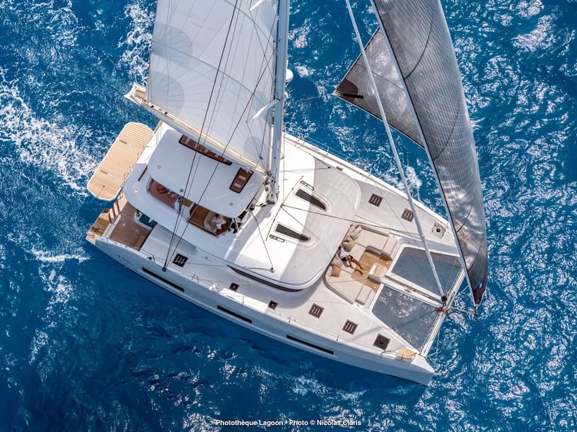 St. George's Catamaran 5 cabin 12 berths 12 guests 16.9 m Listing Number: #21147