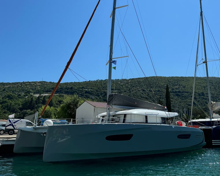 Dubrovnik Catamaran 6 cabin 12 berths 12 guests 15.99 m Listing Number: #21167 3