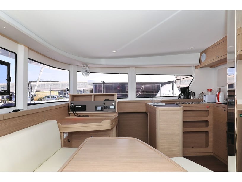 Sukošan Catamaran 6 cabin 12 berths 12 guests 12.94 m Listing Number: #21179 3
