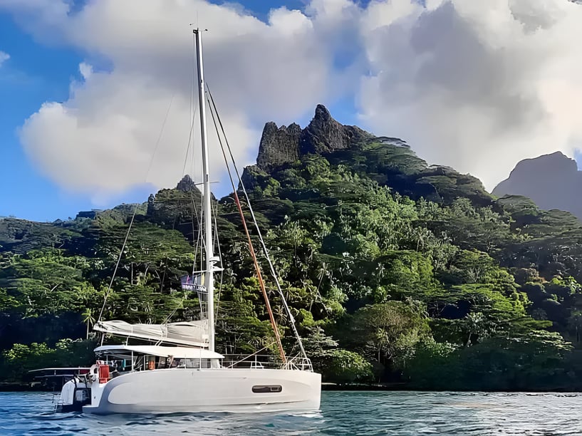 Papeete, Tahiti Catamaran Cabine 3  Couchettes 6  Invités 6  11.33 m Numéro de l'annonce: #21181 4