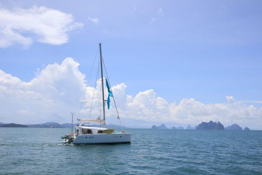 Phuket Catamaran Cabine 3  8  slaapplaatsen 8  gasten 11.74 m Lijstnummer: #21223