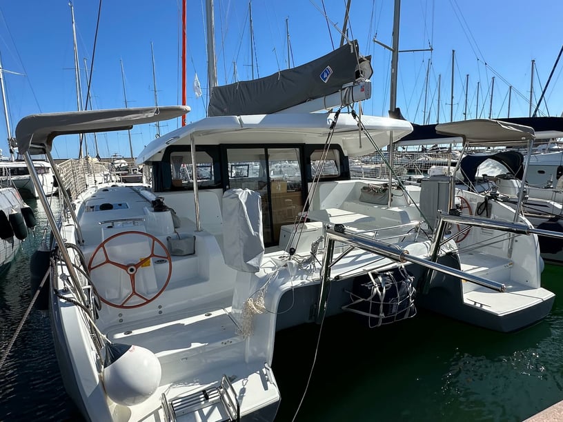 Roma Catamarano cabina 6  cuccette 12  12  ospiti 11.33 m Numero dell'inserzione: #21244 3