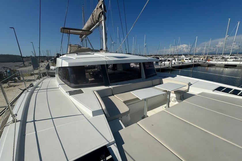 Piombino Catamaran Cabine 4  Couchettes 8  Invités 8  12.37 m Numéro de l'annonce: #21245 3