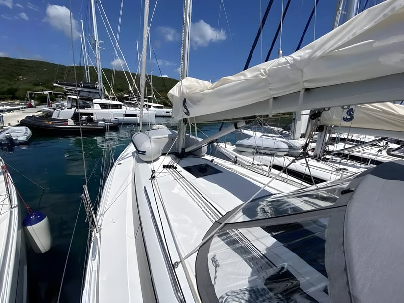 Portisco Sailboat 3 cabin 8 berths 8 guests 10.77 m Listing Number: #21256 5