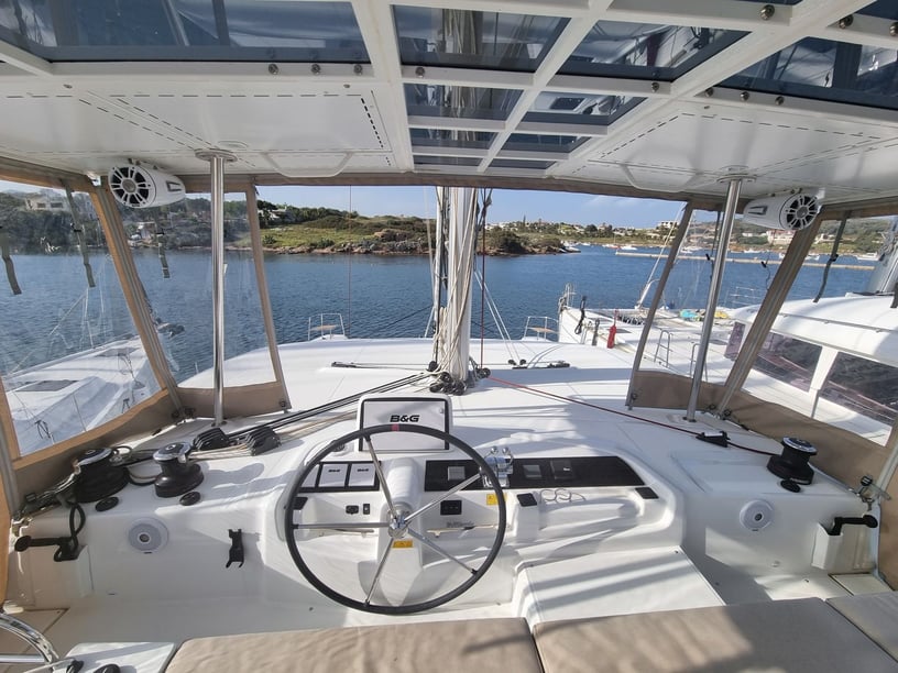 Lavrion Catamaran 6 cabin 8 berths 12 guests 13.99 m Listing Number: #21261 4