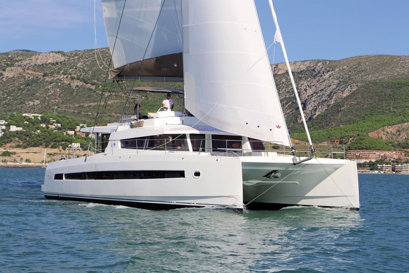 Porto Rotondo - Punta Asfodeli Catamarán Cabina 7  12  literas 12  invitados 16.8 m Número de anuncio: #21284 3