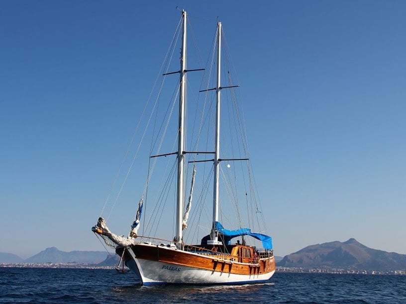 Lipari Gulet 6 cabin 14 berths 14 guests 24 m Listing Number: #21309