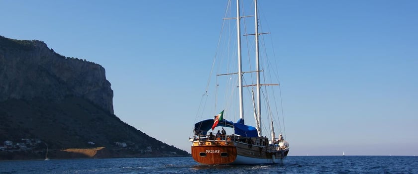 Lipari Gulet 6 cabin 14 berths 14 guests 24 m Listing Number: #21309 3